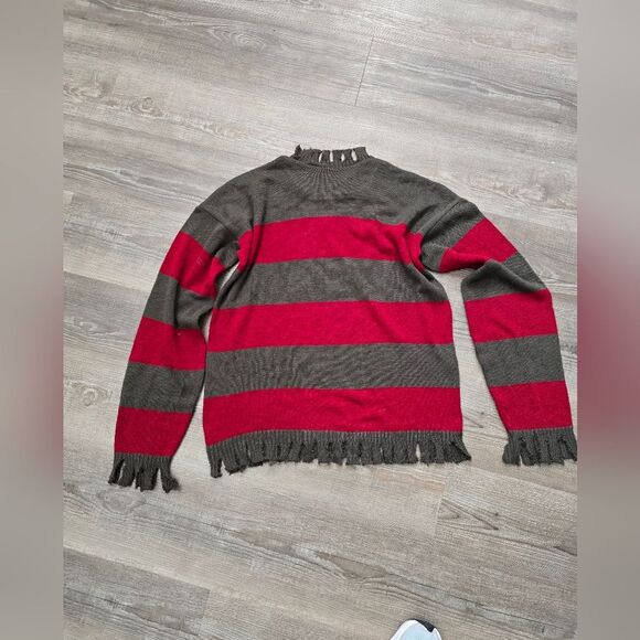 Freddy Kruger mask and size large  sweater. Mask is new. - Picture 4 of 8